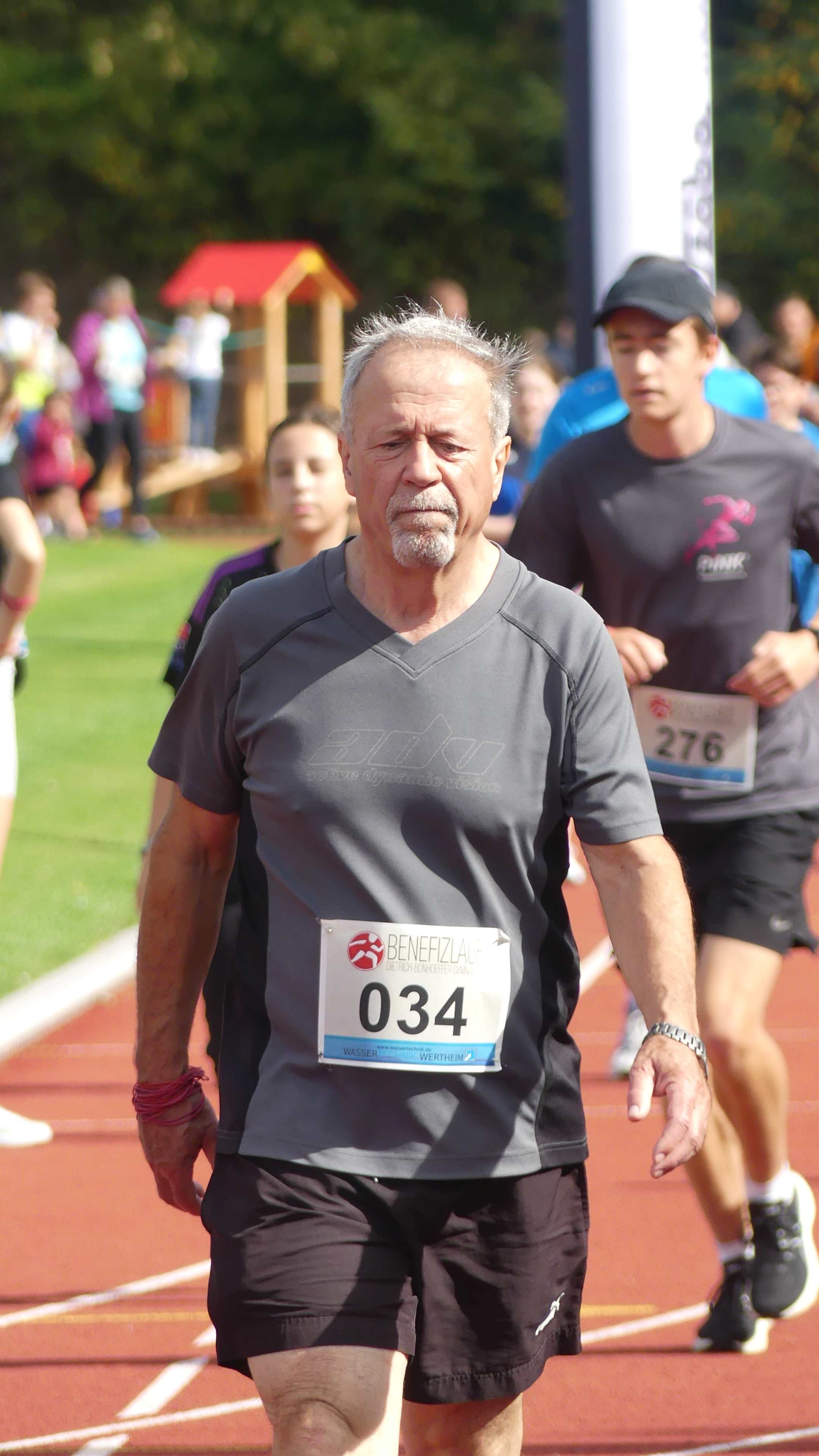 Bild vom 15. Benefizlauf im Jahr 2025. Dies ist das 293. Bild.